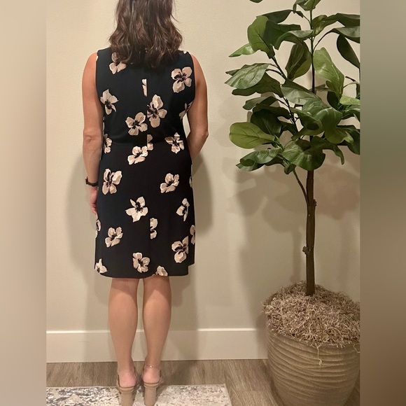 Tommy Hilfiger Floral Midi Dress - Picture 2 of 5